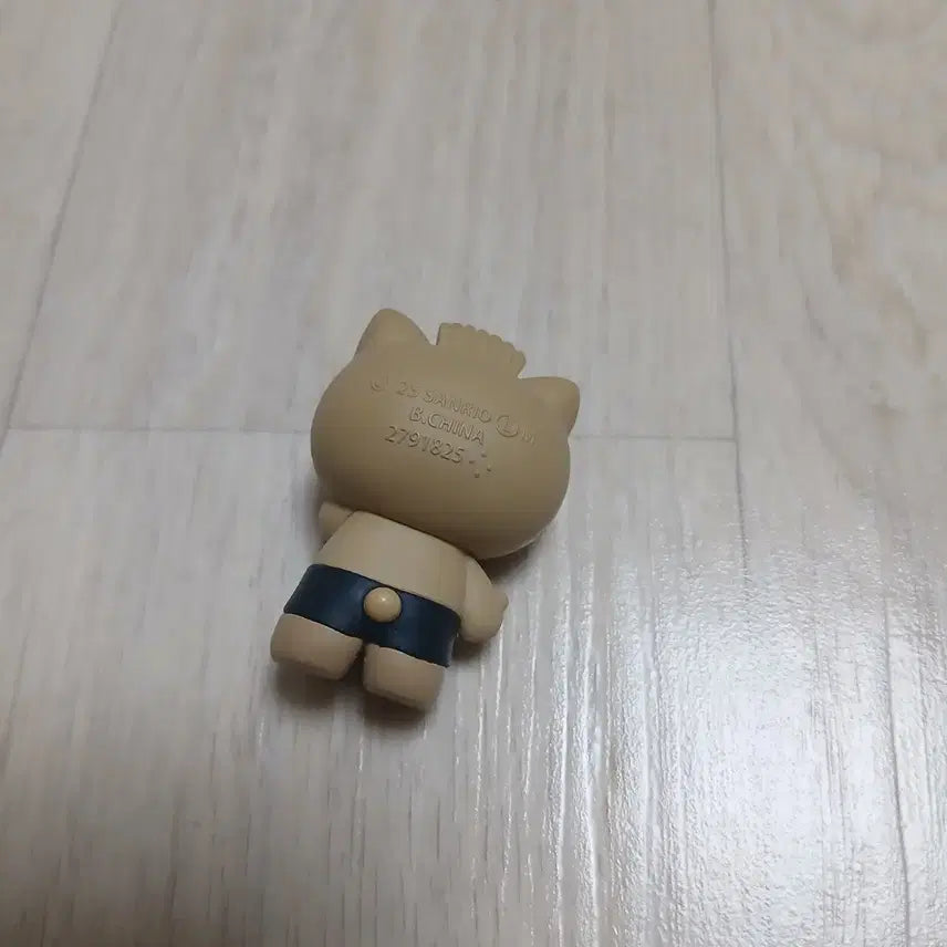 [BUNJANG] Bandai Sanrio Dear Daniel Tanning Kitty Vacation Figure / 반다이 산리오 디어다니엘 태닝키티 바캉스 가챠 피규어
