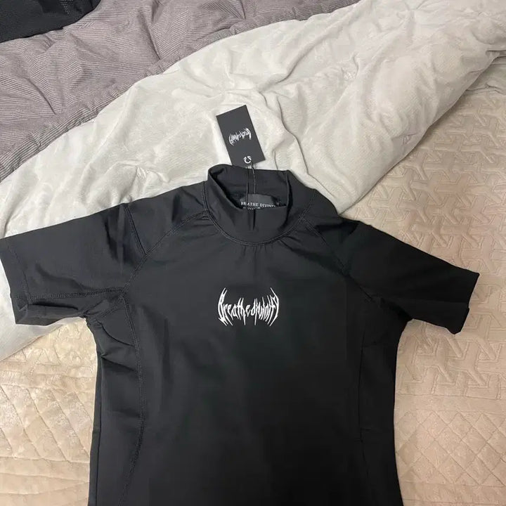 [BUNJANG] breathedivinity Compression Short Sleeve / breathedivinity 컴프반팔