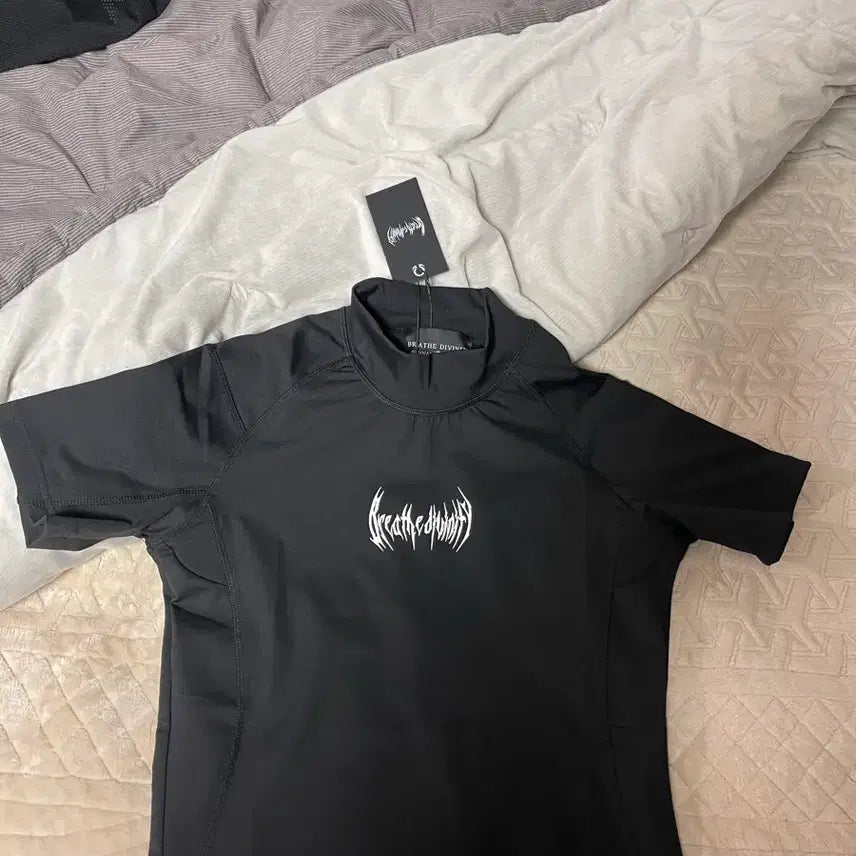 [BUNJANG] breathedivinity Compression Short Sleeve / breathedivinity 컴프반팔