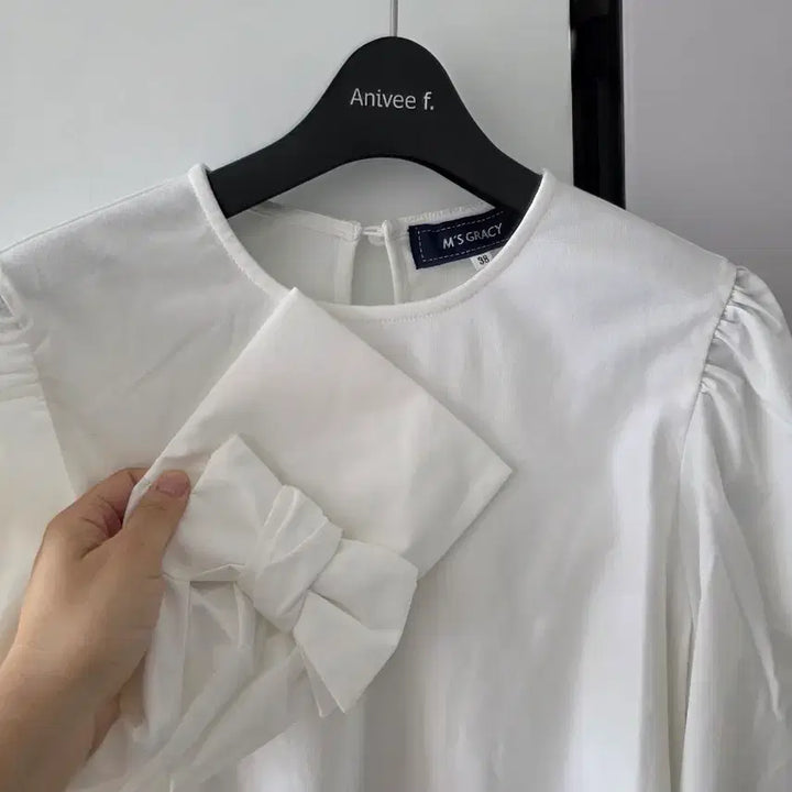 [BUNJANG] White Blouse (New) / 화이트 블라우스(새상품)