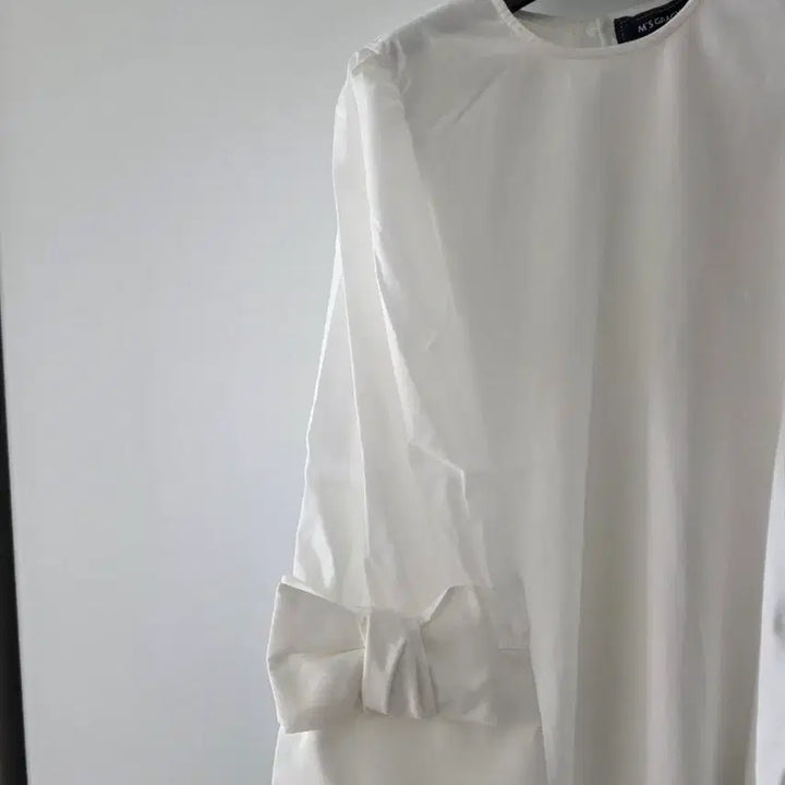 [BUNJANG] White Blouse (New) / 화이트 블라우스(새상품)