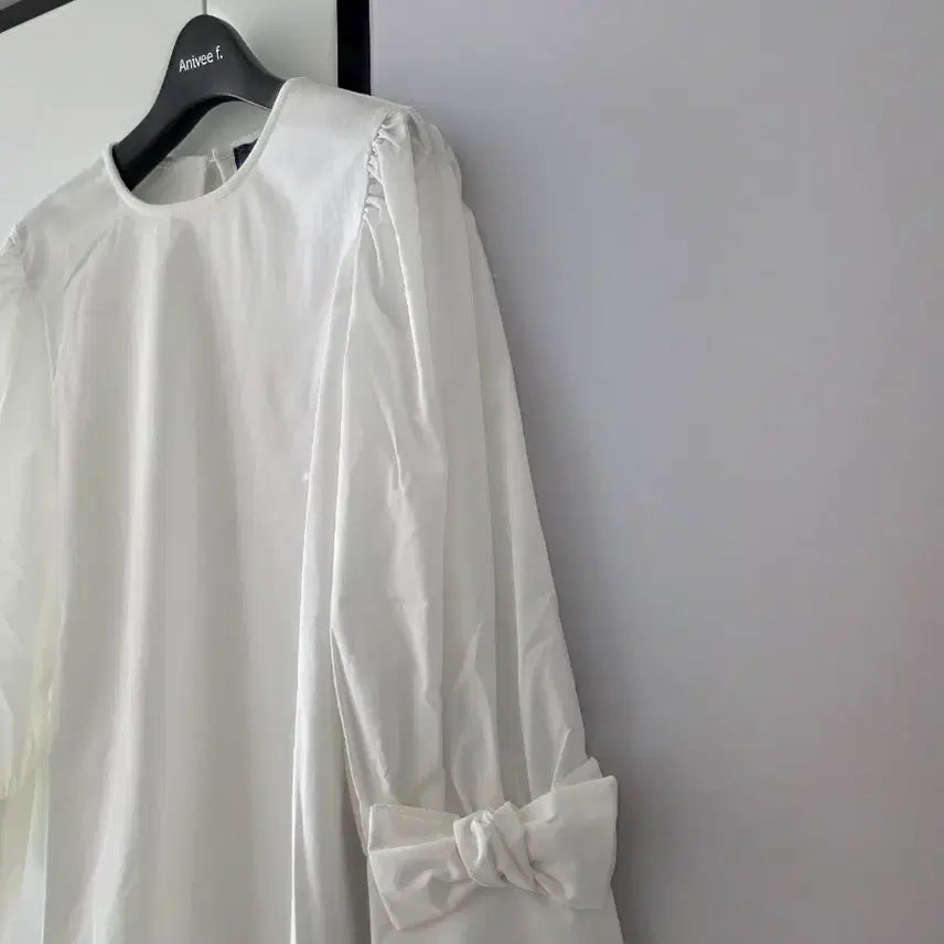[BUNJANG] White Blouse (New) / 화이트 블라우스(새상품)