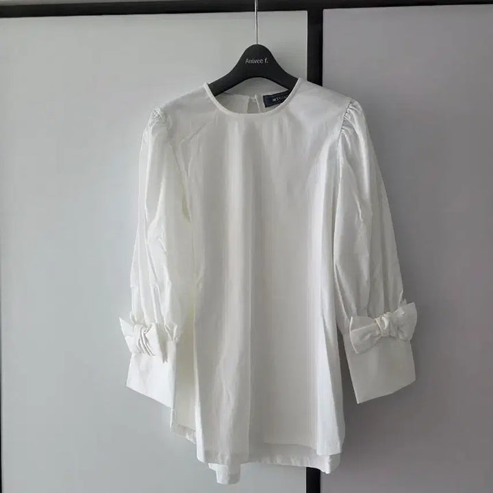 [BUNJANG] White Blouse (New) / 화이트 블라우스(새상품)
