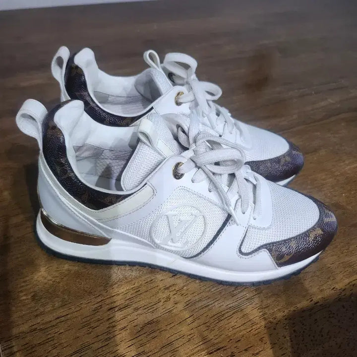 [BUNJANG] Louis Vuitton Run Away Sneakers / 루이비통신발
