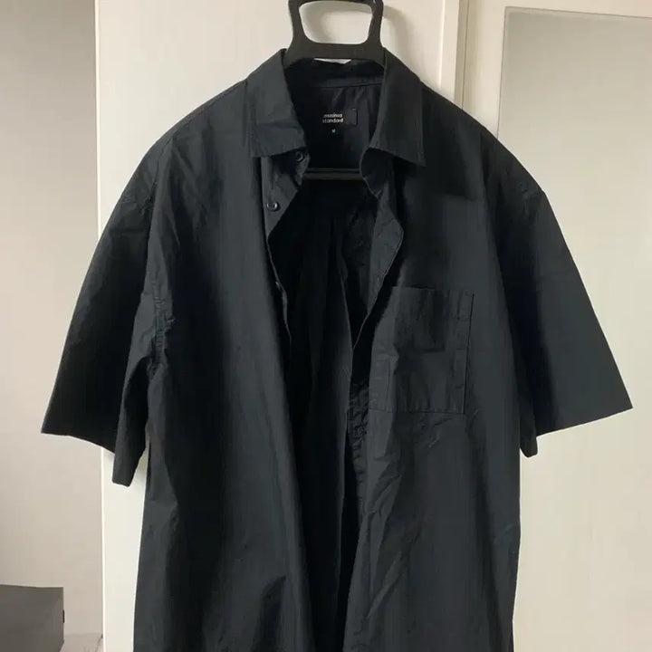 [BUNJANG] Musinsa Standard Oversized Poplin Short Sleeve Shirt Bundle Set / 무신사 스탠다드 오버사이즈 포플린 반팔 셔츠   네이비 .블랙 2종 m사