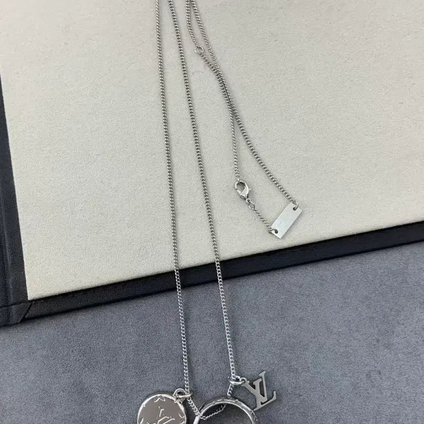 [SOLD OUT] 루이비통 서클렛 목걸이 실버