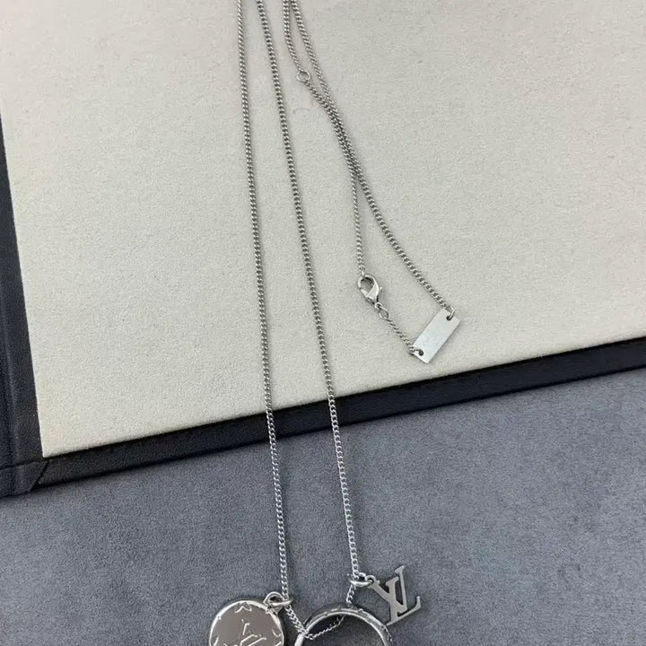 [SOLD OUT] 루이비통 서클렛 목걸이 실버