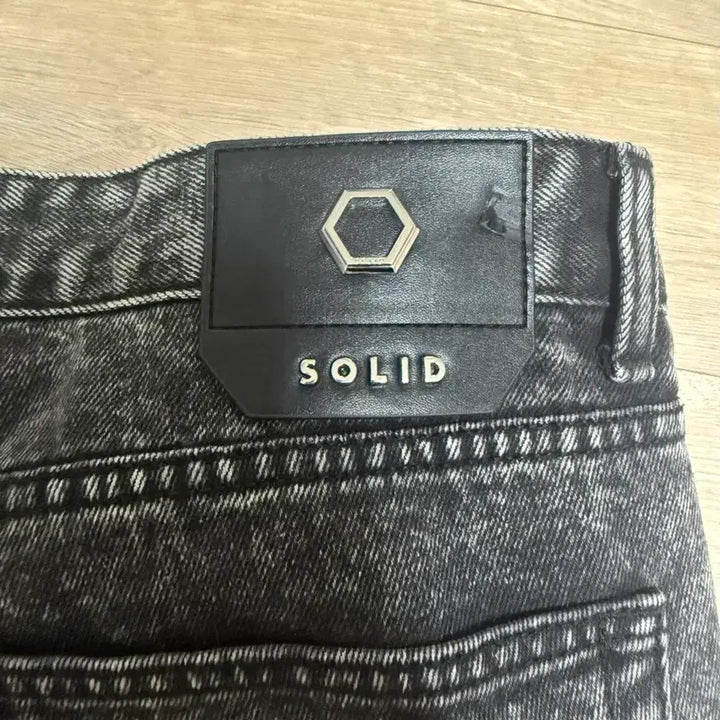 [BUNJANG] Solid Homme Button Detail Denim Jeans / [50] 솔리드옴므 밑단 버튼 데님