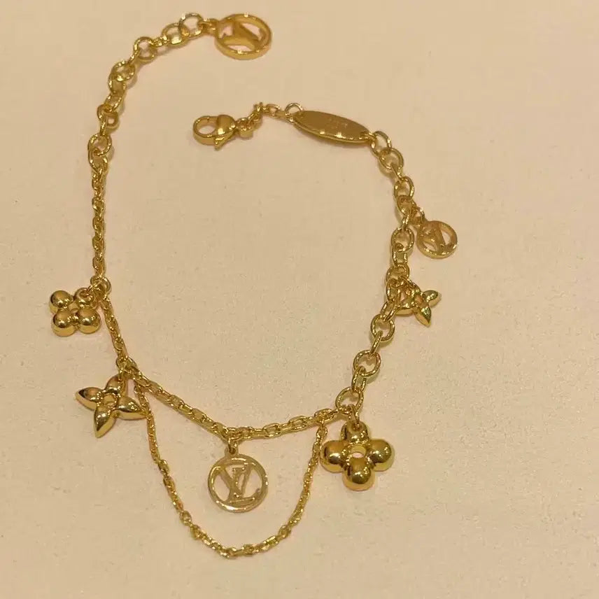 [BUNJANG] Louis Vuitton Gold Flower Charm Bracelet / 루이비통 골드 플라워 참 팔찌