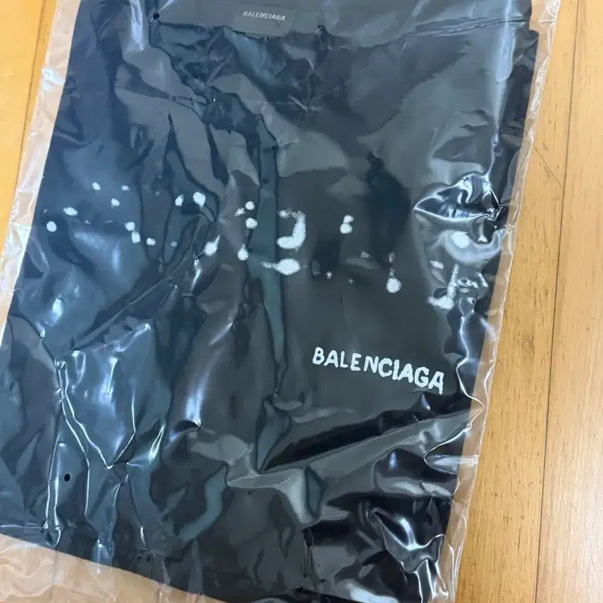 [SOLD OUT] 발렌시아가 반팔 새상품