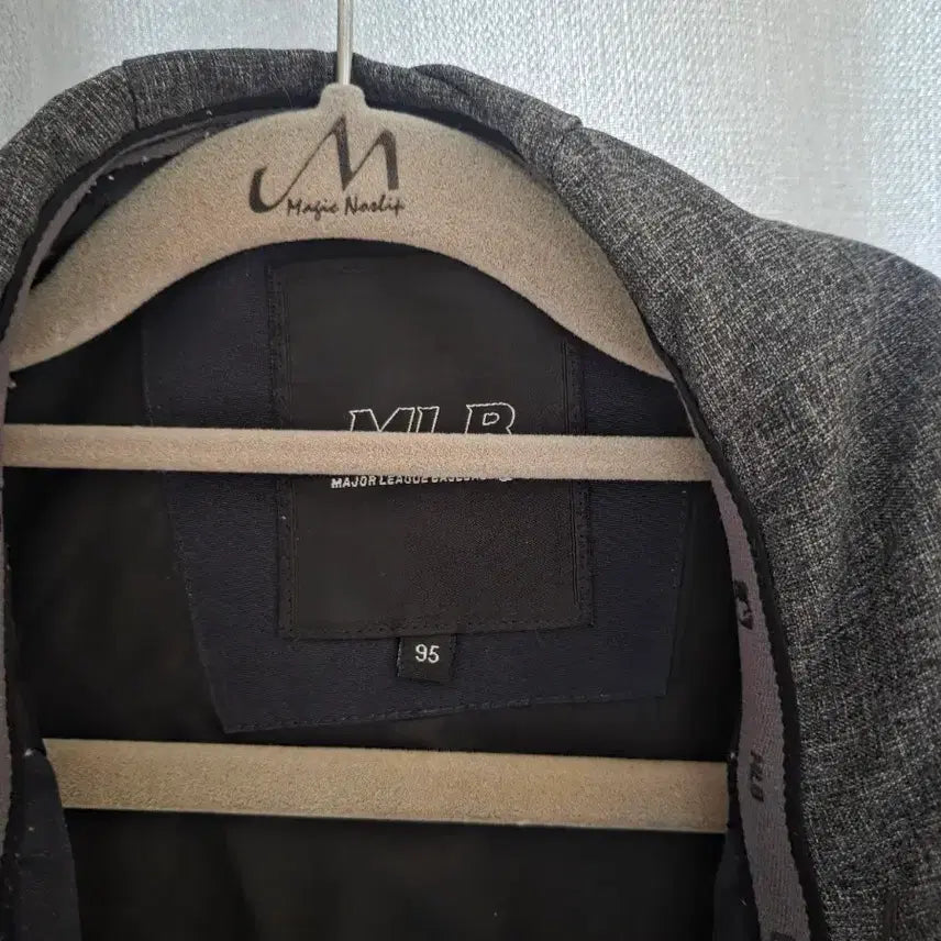 [BUNJANG] LA Dodgers Hooded Zip-Up Jumper / LA 다저스 후드 집업 점퍼