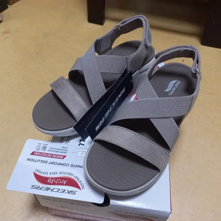 [BUNJANG] Skechers Go Walk Arch Fit Sandals Gray / [235] 스케쳐스 고워크 아치핏 샌들 그레이 새상품