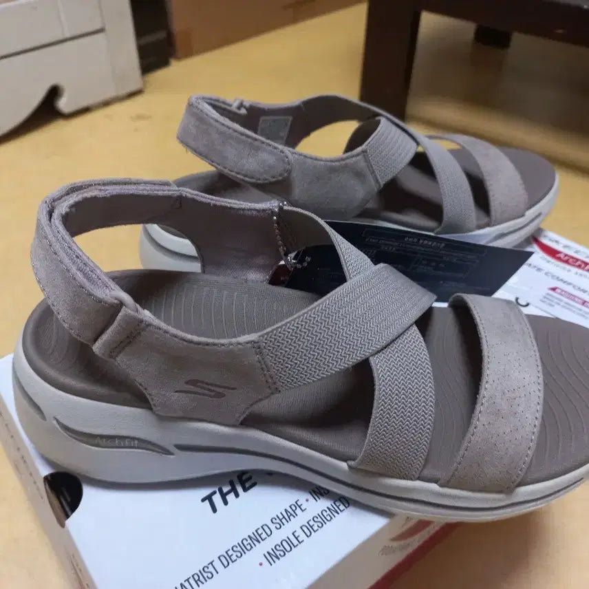 [BUNJANG] Skechers Go Walk Arch Fit Sandals Gray / [235] 스케쳐스 고워크 아치핏 샌들 그레이 새상품