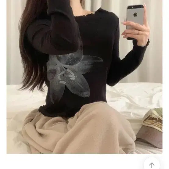 [SOLD OUT] 에이블리 플라워나염 슬림티 블랙 세상품 교신가능