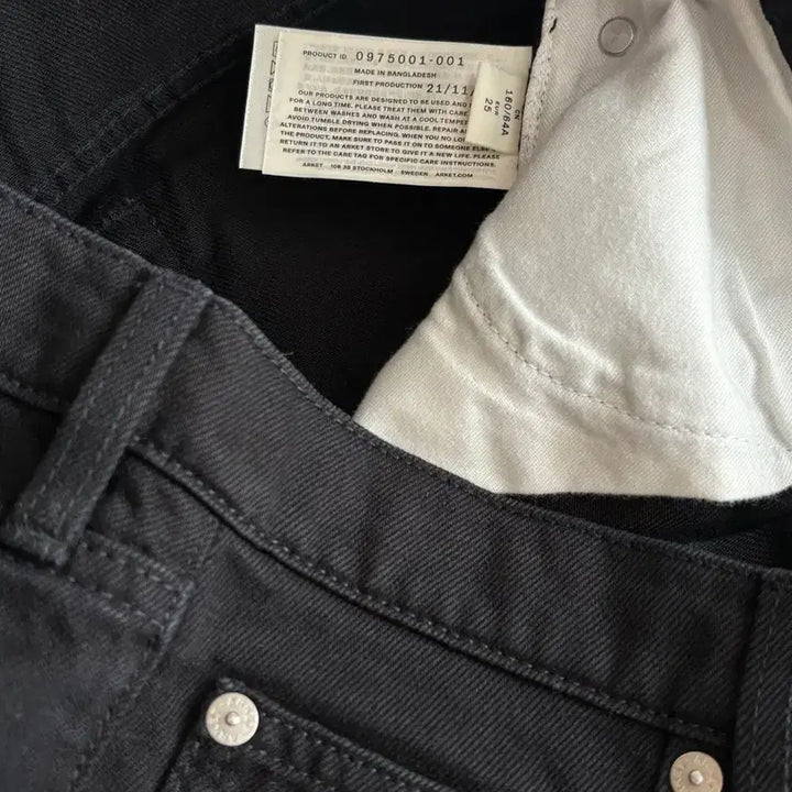 [SOLD OUT] ARKET 아르켓 블랙 반바지 데님