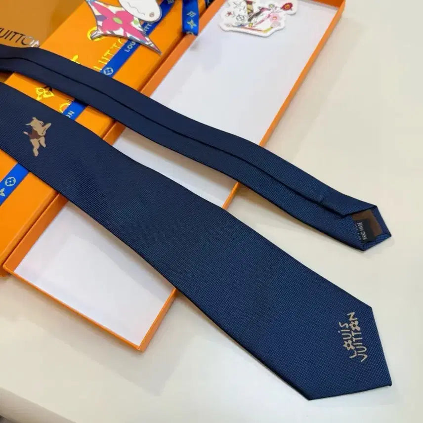 [BUNJANG] Louis Vuitton Dog Embroidery Navy Tie / 루이비통 강아지 네이비 넥타이