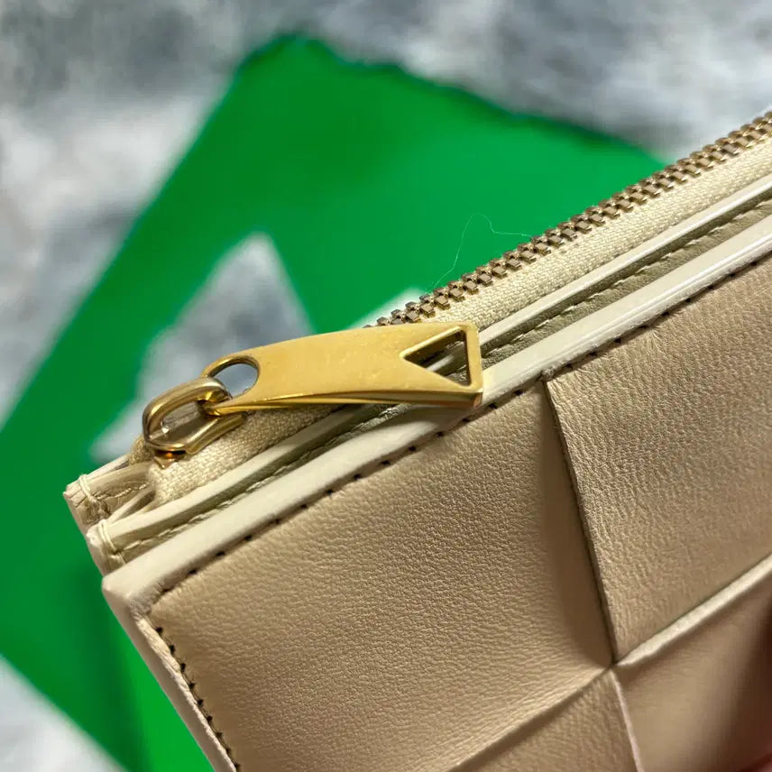[BUNJANG] Bottega Veneta Intrecciato Zip Long Wallet Beige / 보테가베네타 인트레치아토 지퍼 장지갑 베이지