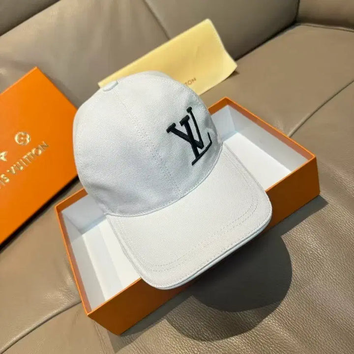 [BUNJANG] Louis Vuitton White Ball Cap / 루이비통 화이트 볼캡 모자