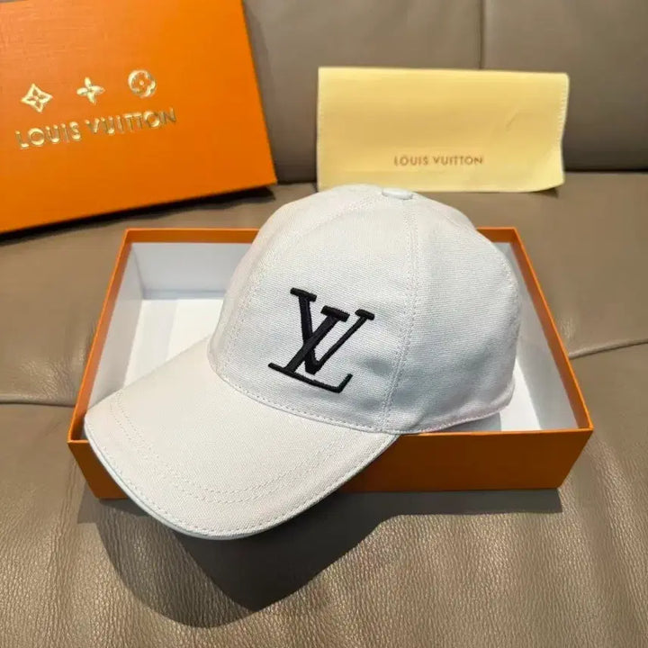 [BUNJANG] Louis Vuitton White Ball Cap / 루이비통 화이트 볼캡 모자