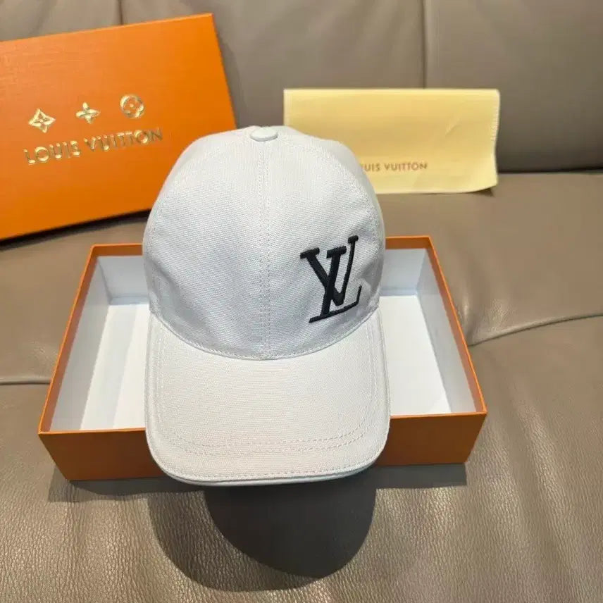 [BUNJANG] Louis Vuitton White Ball Cap / 루이비통 화이트 볼캡 모자