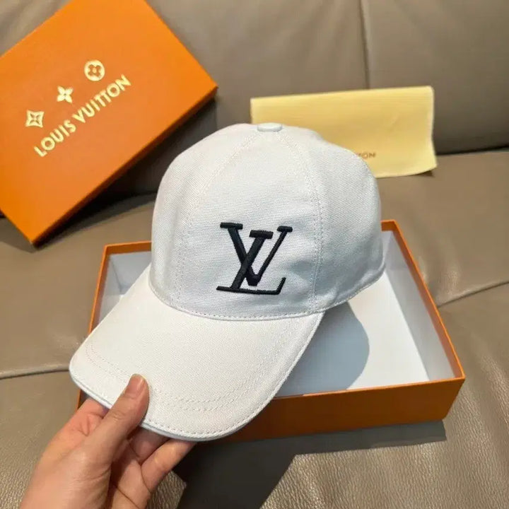[BUNJANG] Louis Vuitton White Ball Cap / 루이비통 화이트 볼캡 모자