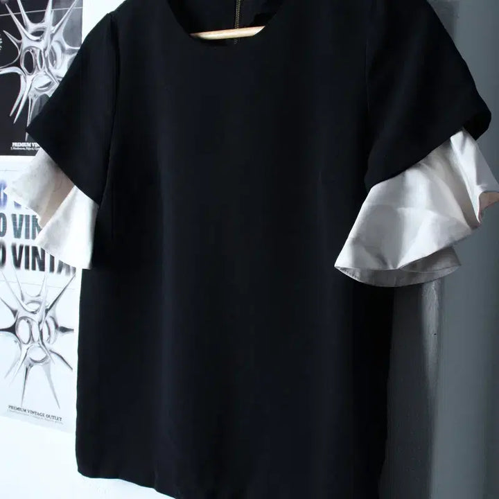 [BUNJANG] W(S-M) G-Cut Layered Black T-shirt / W(S-M) 지컷 반팔 티셔츠 레이어드 블랙 폴리 유니크-1856D