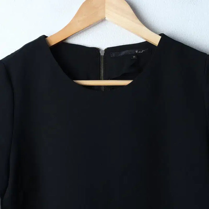 [BUNJANG] W(S-M) G-Cut Layered Black T-shirt / W(S-M) 지컷 반팔 티셔츠 레이어드 블랙 폴리 유니크-1856D