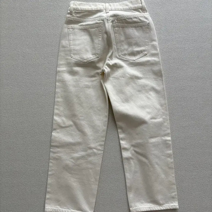 [SOLD OUT] ARKET 아르켓 아이보리 데님 (오염 있음)