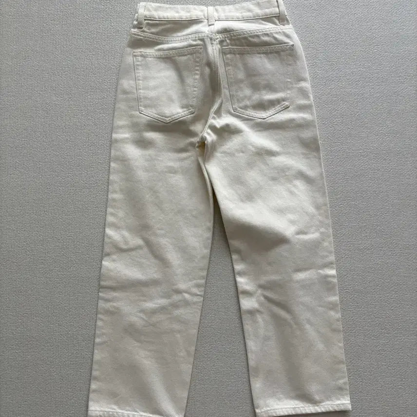 [SOLD OUT] ARKET 아르켓 아이보리 데님 (오염 있음)