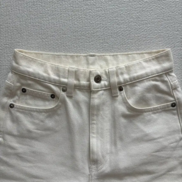 [SOLD OUT] ARKET 아르켓 아이보리 데님 (오염 있음)