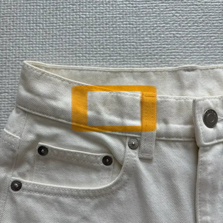 [SOLD OUT] ARKET 아르켓 아이보리 데님 (오염 있음)