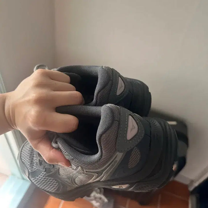 [SOLD OUT] 미즈노 레이서 v2 그레이블랙