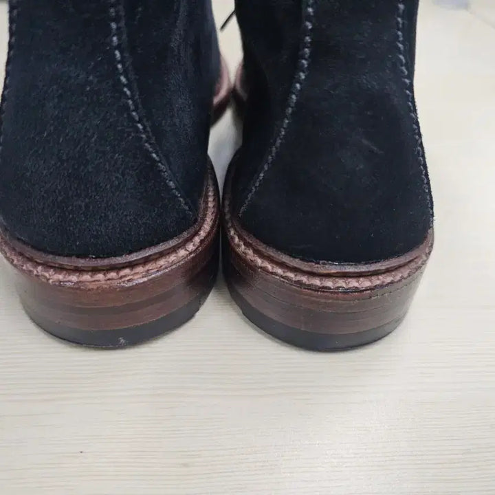 [SOLD OUT] 알든 스웨이드 처카 1497 블랙 6.5E
