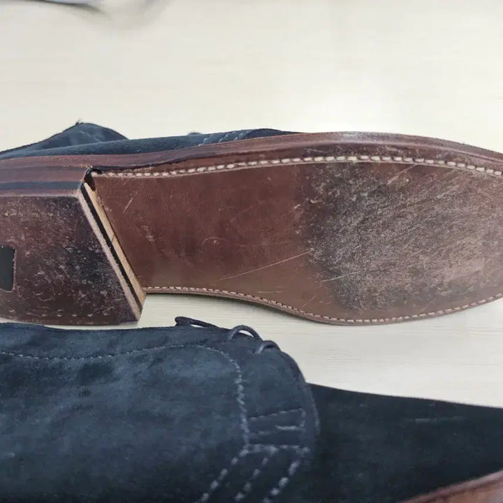[SOLD OUT] 알든 스웨이드 처카 1497 블랙 6.5E