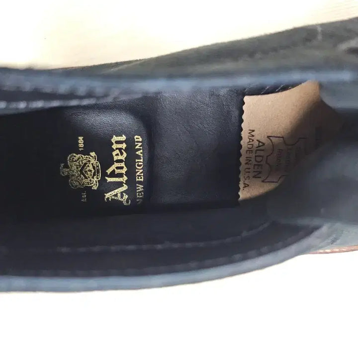 [SOLD OUT] 알든 스웨이드 처카 1497 블랙 6.5E
