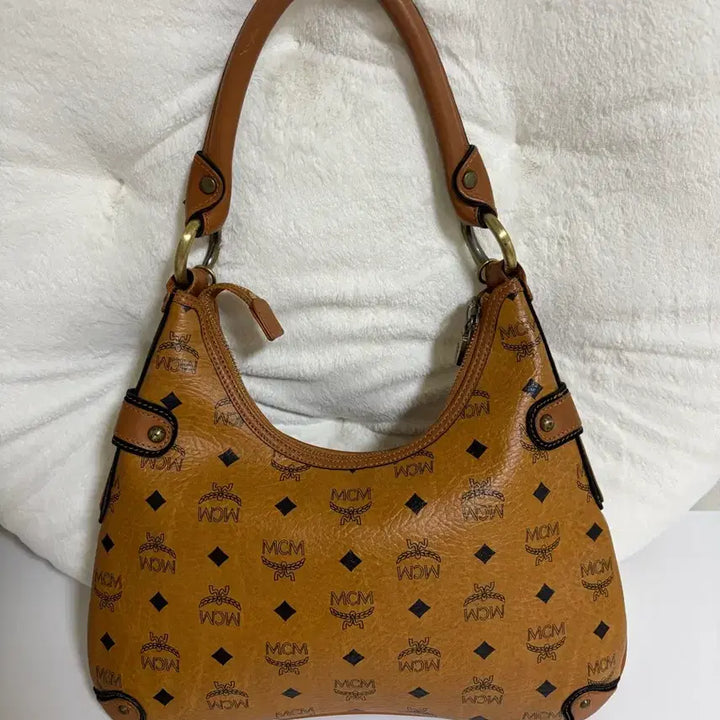 [BUNJANG] MCM Logo Shoulder Bag Brown / MCM 로고 숄더백 브라운 K7354