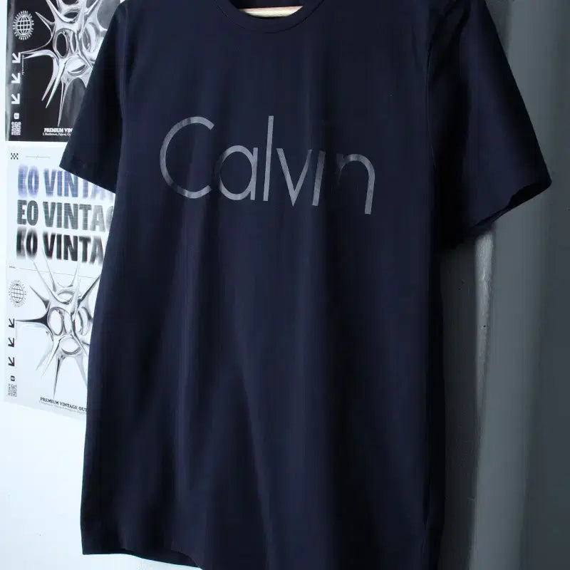 [BUNJANG] Calvin Klein Big Logo Navy Pattern T-shirt / (L-XL) 캘빈클라인 반팔 티셔츠 빅로고 네이비 패턴-18573