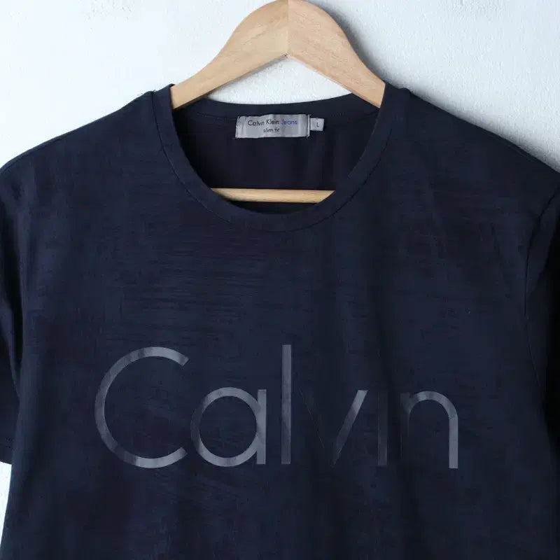 [BUNJANG] Calvin Klein Big Logo Navy Pattern T-shirt / (L-XL) 캘빈클라인 반팔 티셔츠 빅로고 네이비 패턴-18573
