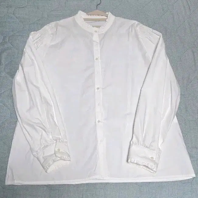 [SOLD OUT] 화이트 헨리넥 롱 슬리브 블라우스