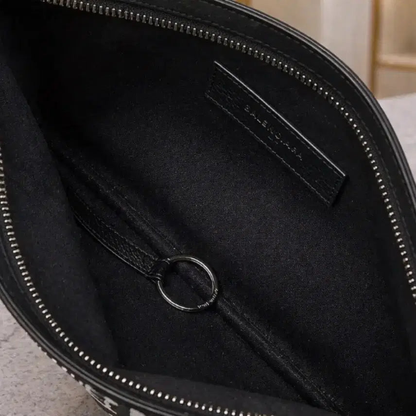 [BUNJANG] Balenciaga Gothic Clutch Bag / [A급] 발렌시아가 고딕 클러치 판매합니다!!!