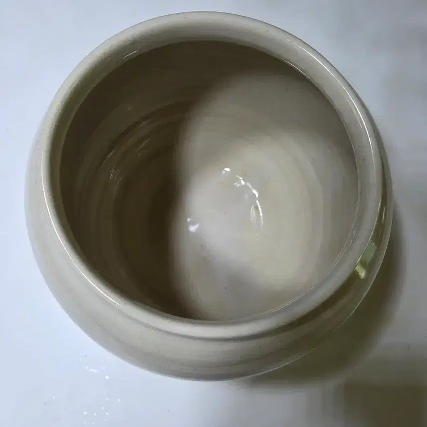 [BUNJANG] White Porcelain Jar with Auspicious Fortune Motif / 중후한 백자 항아리 돈복이 들어오는 귀물