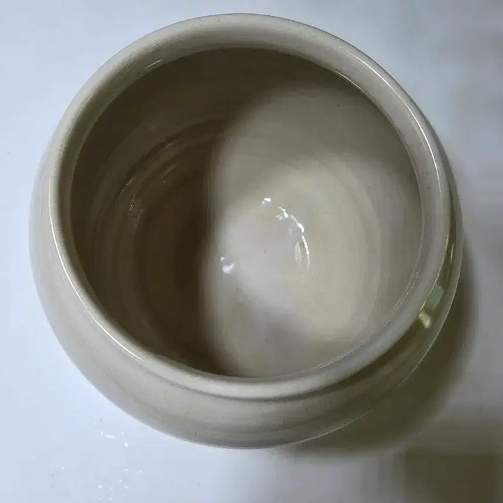 [BUNJANG] White Porcelain Jar with Auspicious Fortune Motif / 중후한 백자 항아리 돈복이 들어오는 귀물