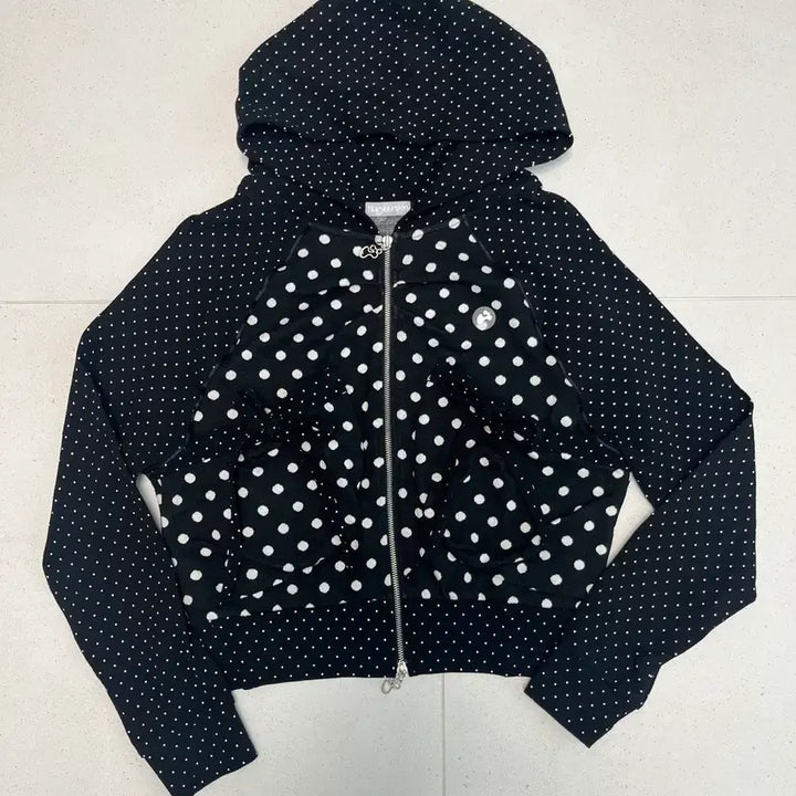 [BUNJANG] Hug Your Skin Dot Big Pocket Hooded Zip-up / 허그유어스킨 도트 빅 포켓 후드집업
