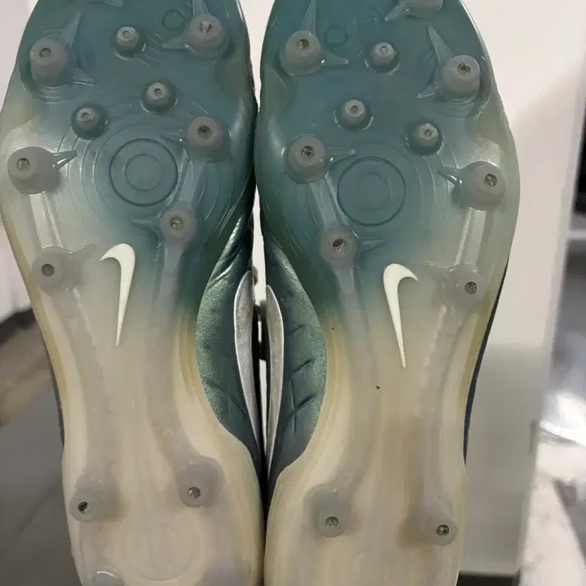 [BUNJANG] Nike Tiempo 30th Anniversary AG Football Boots / 티엠포 30주년 270 AG