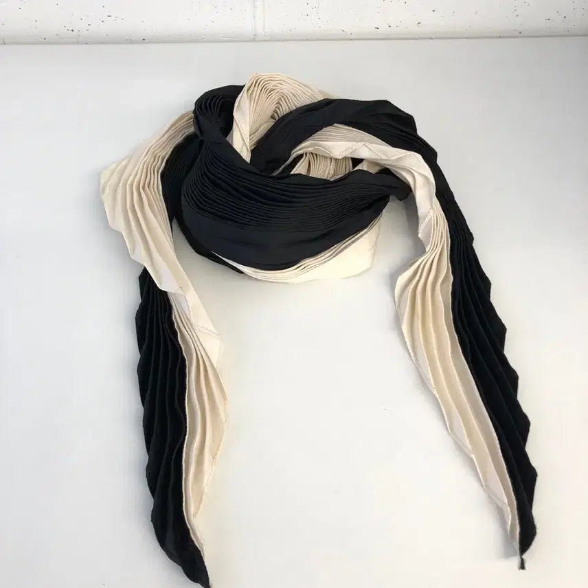 [SOLD OUT] 앤디앤뎁 플리츠 스카프