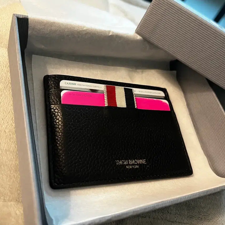 [SOLD OUT] 톰브라운 삼선 카드지갑 정품(약간의 네고가능)
