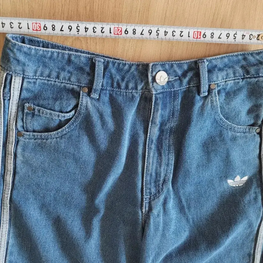 [BUNJANG] Adidas Originals Adicolor Denim Track Pants / 아디다스 오리지널 아디컬러 데님 트랙팬츠 63