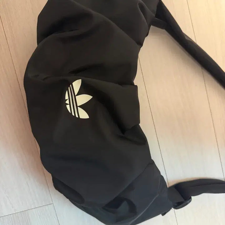 [BUNJANG] Adidas, Chanel, and Accordion Bags / 가방들 판매