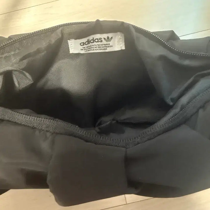 [BUNJANG] Adidas, Chanel, and Accordion Bags / 가방들 판매