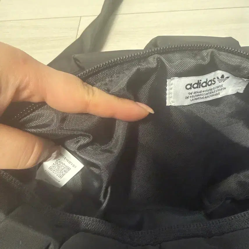 [BUNJANG] Adidas, Chanel, and Accordion Bags / 가방들 판매